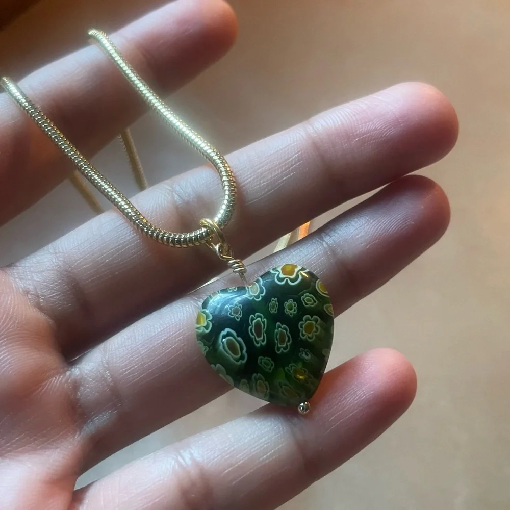 ๐ Green Heart Italian Millefiori glass bead snake chain necklace gold brass - Picture 1 of 7